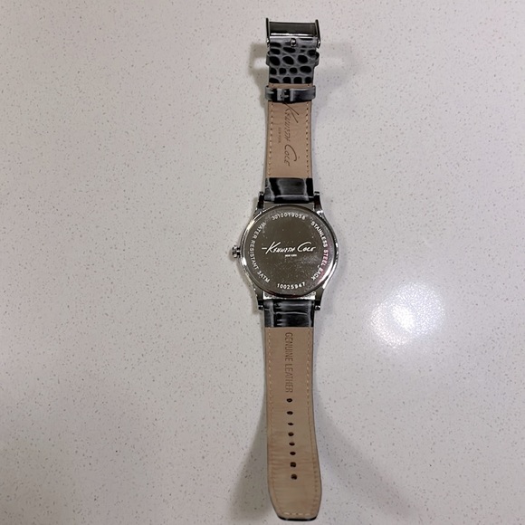 Kenneth Cole - New York - Mens - Grey Alligator Leather Watch - NEVER WORN - Picture 3 of 4